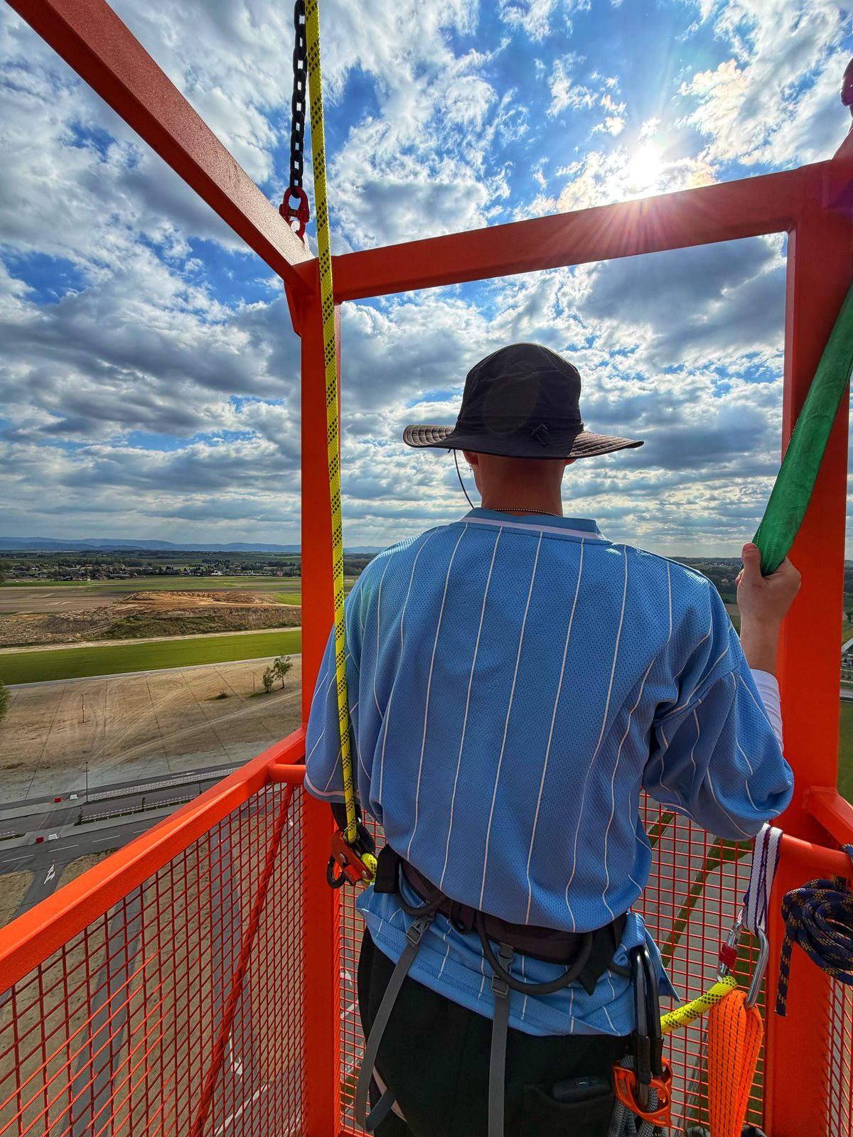 Widok z platformy bungee przed skokiem